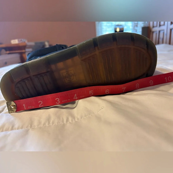 Dr Martens JUNIOR COMBS EXTRA TOUGH POLY CASUAL BOOTS size 4 - Picture 8 of 9